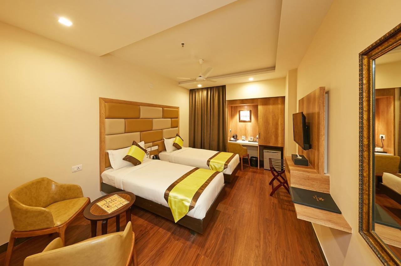 Taz Kamar Family Hotel Chennai Ngoại thất bức ảnh