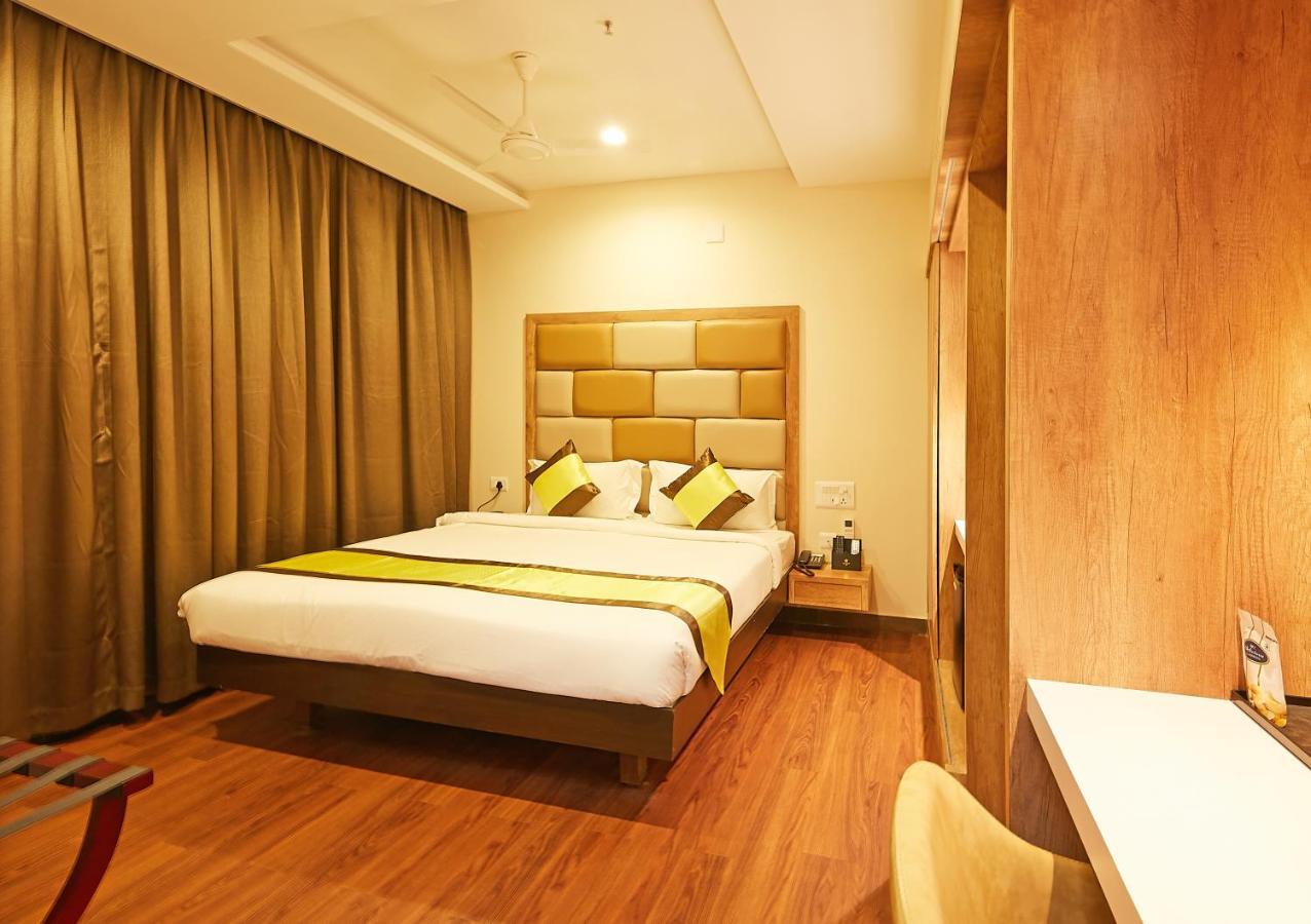 Taz Kamar Family Hotel Chennai Ngoại thất bức ảnh